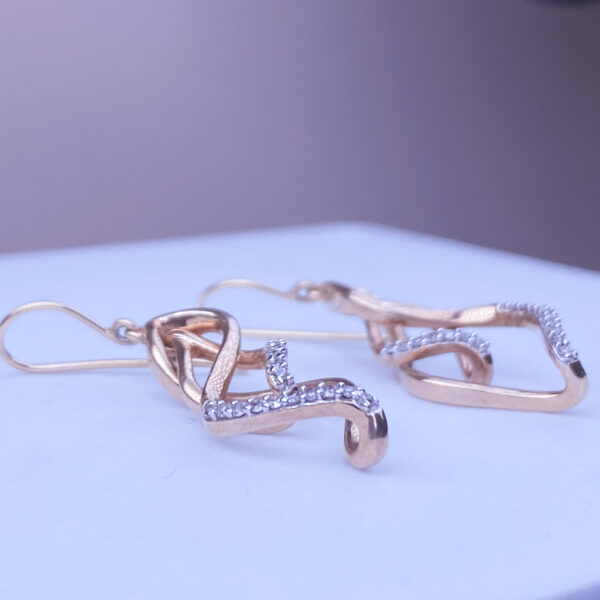 10k Interlocking Dangling Earrings - Image 2