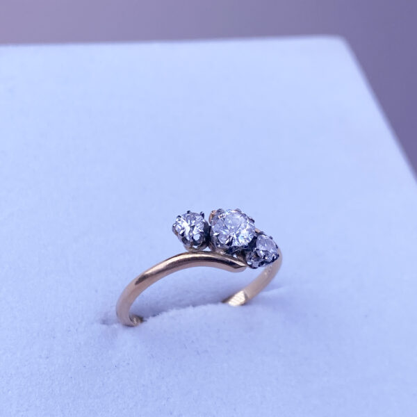 10k Triplet Diamond Ring - Image 3