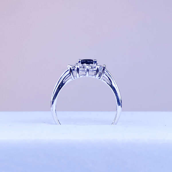 10 Sapphire and Diamond Halo ring - Image 4