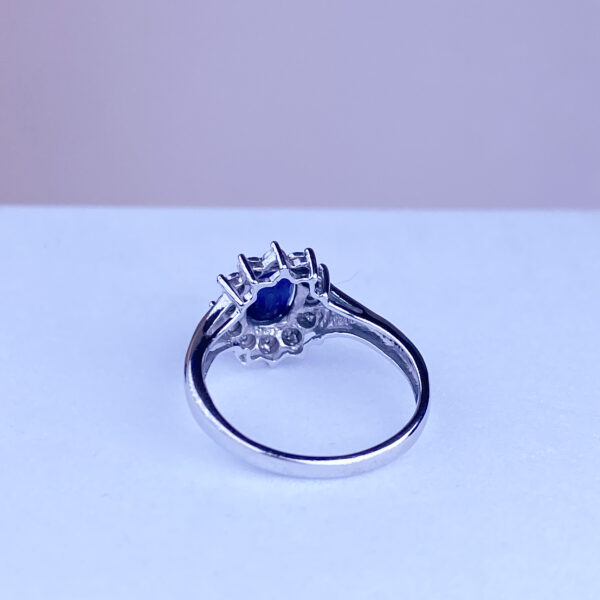 10 Sapphire and Diamond Halo ring - Image 2