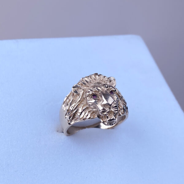 10k Gold Lion Ring - Image 4