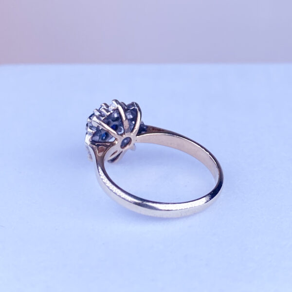 10k Vintage Sapphire Flower Ring - Image 2